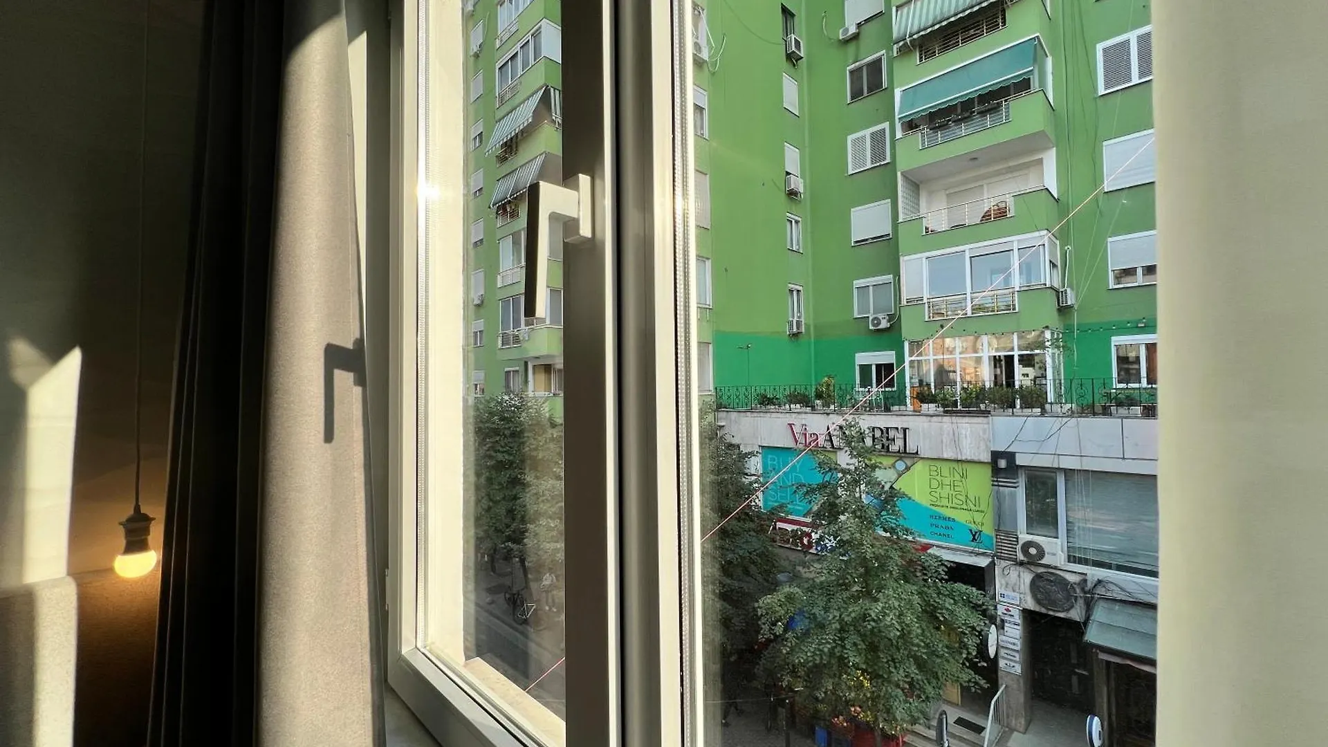 Enzo Rooms & Apartment Blloku Tirana 0*,  Albanien